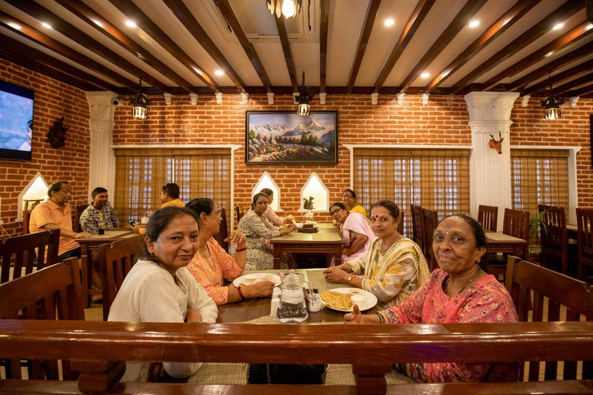 Airport Himalaya Boutique Hotel Kathmandu Ngoại thất bức ảnh
