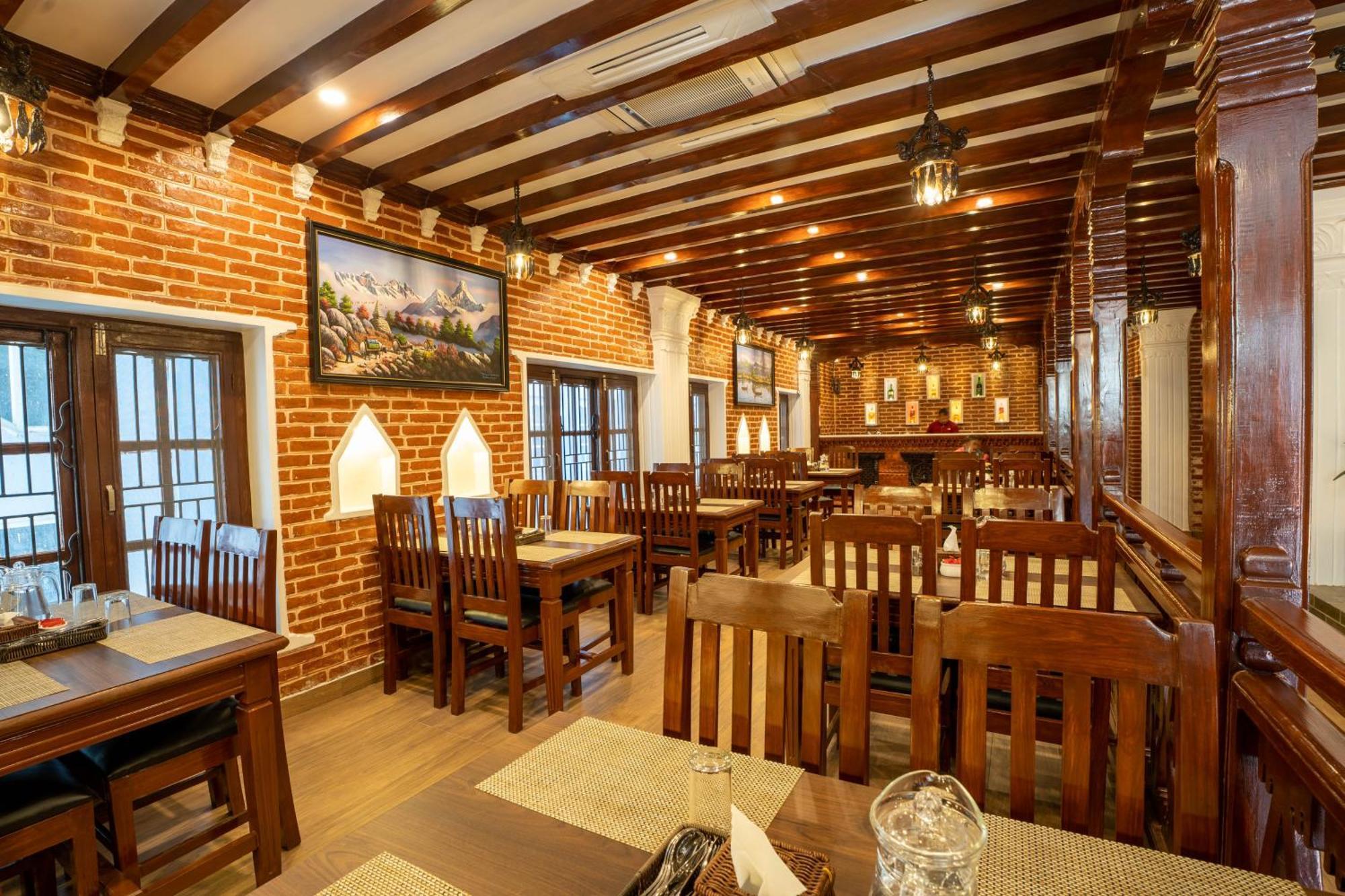 Airport Himalaya Boutique Hotel Kathmandu Ngoại thất bức ảnh