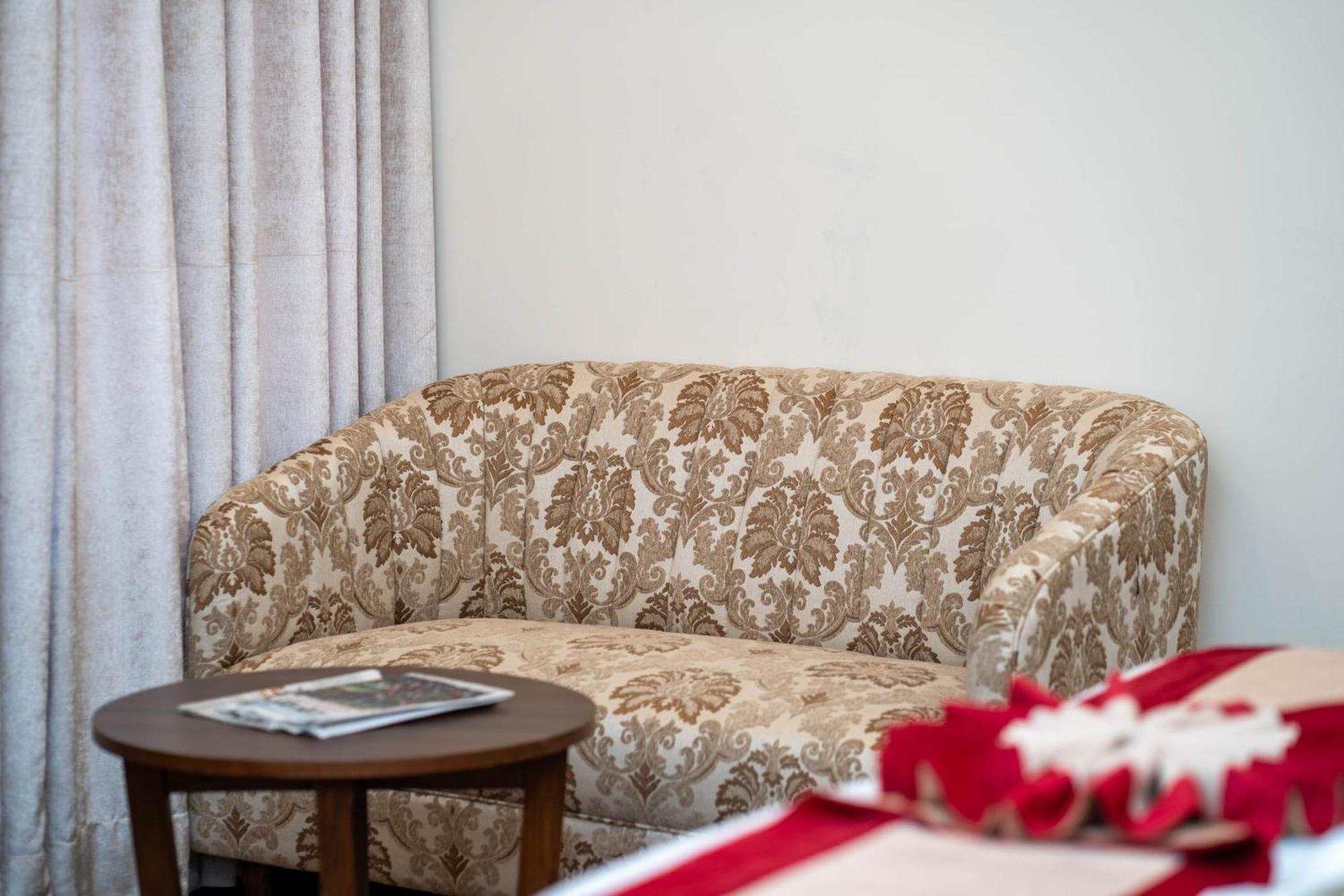 Airport Himalaya Boutique Hotel Kathmandu Ngoại thất bức ảnh